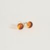 Clous oreilles ambre atelier LouPi Verre les Perles du Golfe du Morbihan