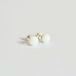Clous oreilles blanc atelier LouPi Verre les Perles du Golfe du Morbihan