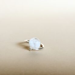 Bague Ile aux Moines blanche bulles Les Perles du Golfe du Morbihan Atelier LouPi Verre